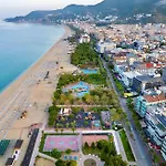 Sa Apartments! Cleopatra Beachfront 2bd Alanya