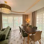 Sa Apartments! Cleopatra Beachfront 2bd * Alanya