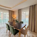 Apartmán Sa Apartments! Cleopatra Beachfront 2bd *