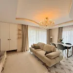 Sa Apartments! Cleopatra Beachfront 2bd Alanya