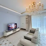 Sa Apartments! Cleopatra Beachfront 2bd Alanya