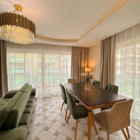 Sa Apartments! Cleopatra Beachfront 2bd * Alanya