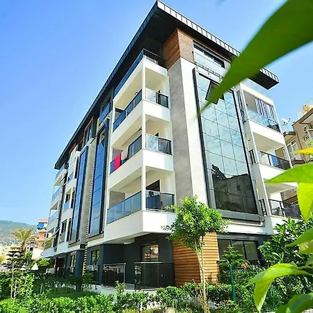 1bd Flat 200m To The Beach! Great Location! Apartment