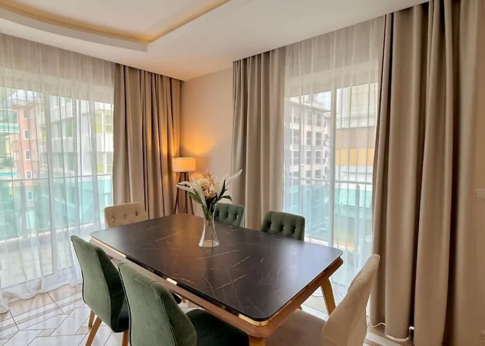 Апартаменты Sa Apartments! Cleopatra Beachfront 2bd *