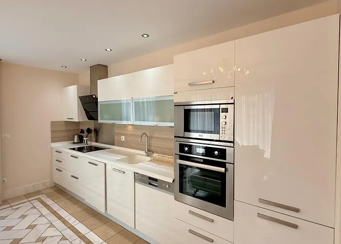 Sa Apartments! Cleopatra Beachfront 2bd * Алания