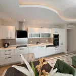 Sa Apartments! Cleopatra Beachfront 2bd Apartment