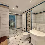 Sa Apartments! Cleopatra Beachfront 2bd