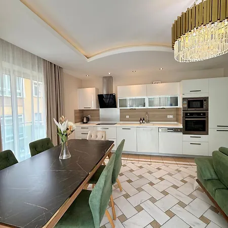 Sa Apartments! Cleopatra Beachfront 2bd