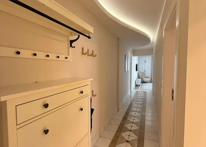 Apartamento Sa Apartments! Cleopatra Beachfront 2bd *